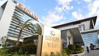 Adapun Solaire Resort and Casino di Manila menawarkan fasilitas member eksklusif. Para member akan dimanjakan dengan pilihan permainan dari bakarat hingga roulette. Mereka juga bisa memilih berbagai permainan meja. (Getty Images/Dondi Tawatao)