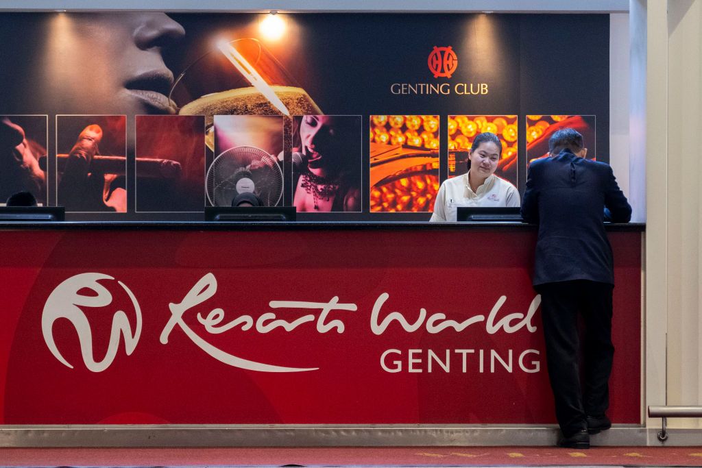 KLIA, SEPANG, KUALA LUMPUR, MALAYSIA - 2018/08/09: Resort World Genting ticketing counter seen at Kuala Lumpur International Airport also known as KLIA. KLIA is the 23rd largest and busiest airport in the world by total passenger traffic. KLIA was inaugurated on 27th June 1998 by the 10th Yang di-Pertuan Agong, Tuanku Jaafar of Negeri Sembilan. (Photo by Faris Hadziq/SOPA Images/LightRocket via Getty Images)
