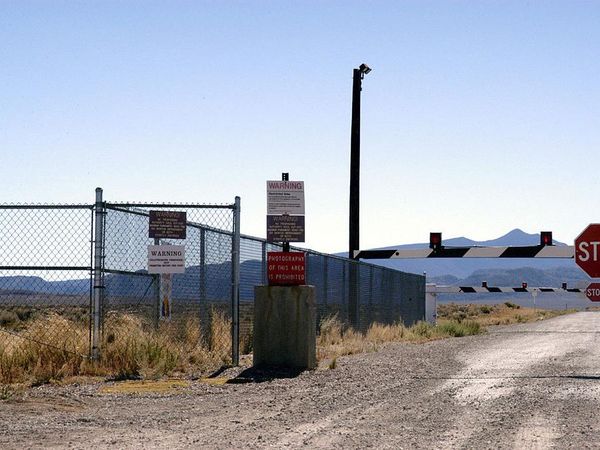 Penampakan Area 51 yang Misterius dan Terlarang Bagi Warga Sipil