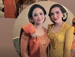 8 Foto Ashanty & Krisdayanti di Acara Cucu, Awet Muda Walau Sudah Jadi Nenek