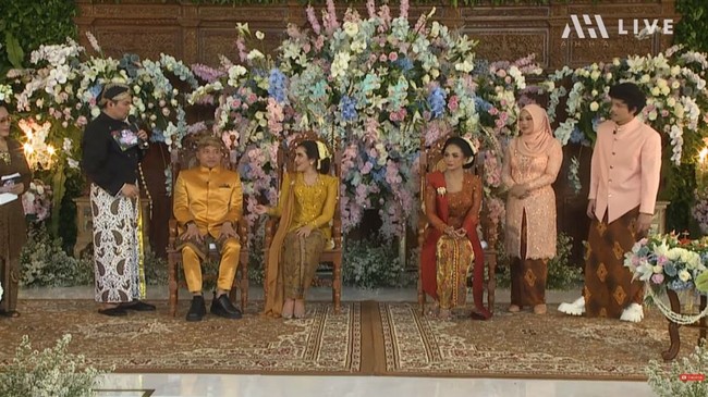 Acara tedak sinten sendiri merupakan salah satu tradisi dari budaya Jawa yang biasanya dilaksanakan ketika anak pertama sudah memasuki usia 7 bulan.  Foto: YouTube/AH