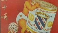 Tampilan iklan produk susu kental manis cap bendera ini bikin kita tertawa. Dengan desain vintage, gambar bayi ini jadi daya tarik tersendiri. Foto: Facebook/Site