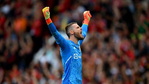 MANCHESTER, ENGLAND - SEPTEMBER 04: David De Gea of Manchester United celebrates after Marcus Rashford of Manchester United scores their sides second goal during the Premier League match between Manchester United and Arsenal FC at Old Trafford on September 04, 2022 in Manchester, England. (Photo by Shaun Botterill/Getty Images)
