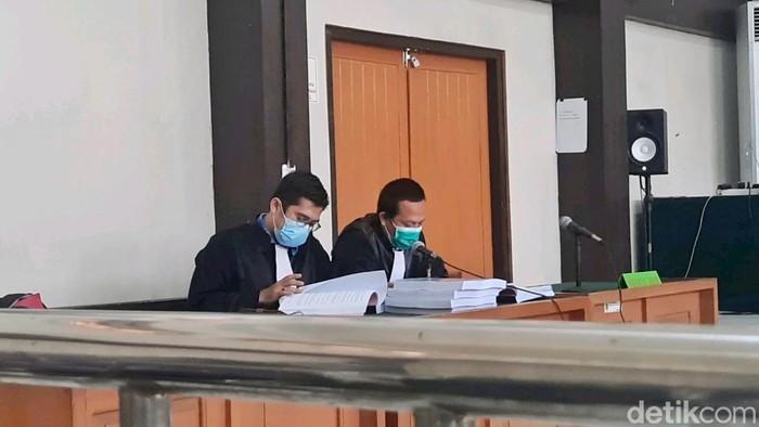 Dua JPU Kejagung bacakan tuntutan AKBP Dalizon.