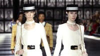 Foto: Kejutan Gucci di Milan Fashion Week, Hadirkan 68 Model Kembar Identik