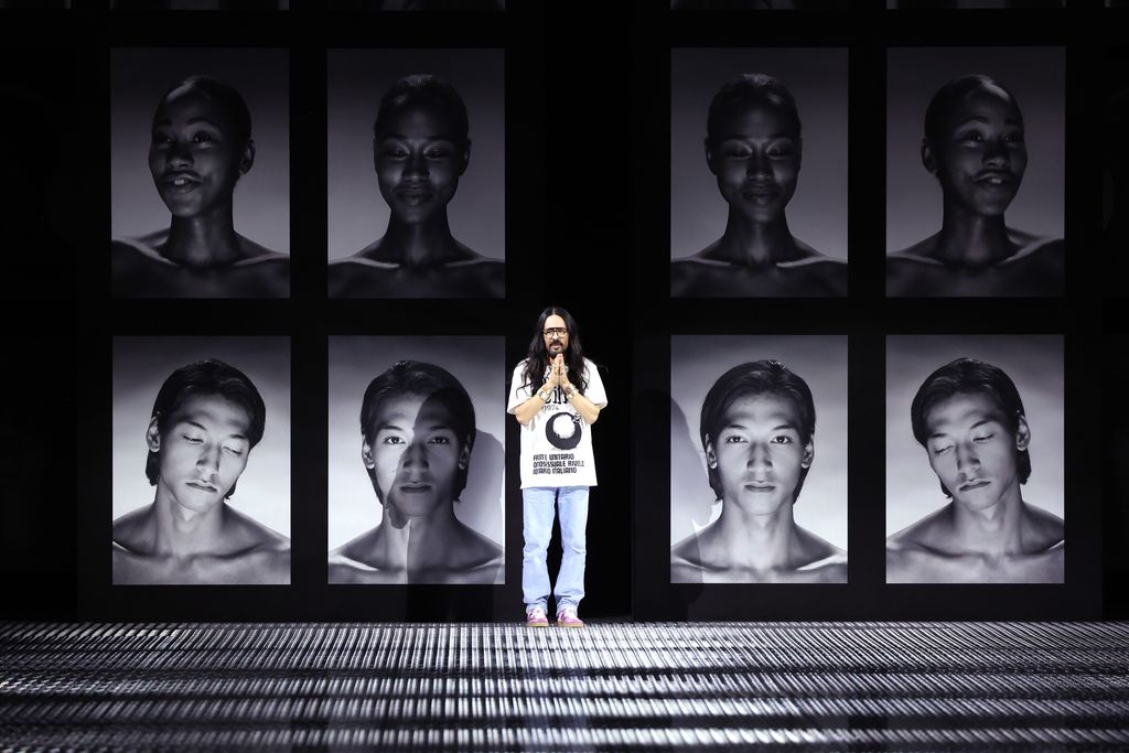 MILAN, ITALY - SEPTEMBER 23: Fashion Designer Alessandro Michele acknowledges the applause of the audience during the Gucci Twinsburg Show during Milan Fashion Week Spring/Summer 2023 on September 23, 2022 in Milan, Italy. (Photo by Daniele Venturelli/Getty Images for Gucci)