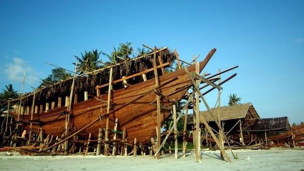 Industri Pembuatan Kapal Phinisi Tanah Beru di Bulukumba