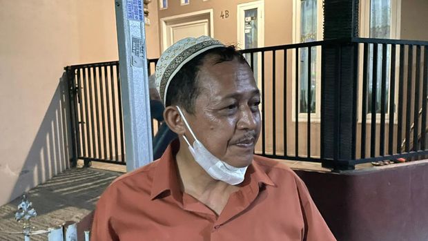 Kecelakaan maut di Tol JORR menewaskan mertua dan anak, Senin (26/9/2022). Paman korban, Sugeng (55) mengatakan ada 6 penumpang termasuk sopir yang merupakan satu keluarga, menjadi korban kecelakaan tersebut.