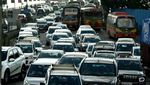Penampakan Truk Seruduk Belasan Kendaraan di India