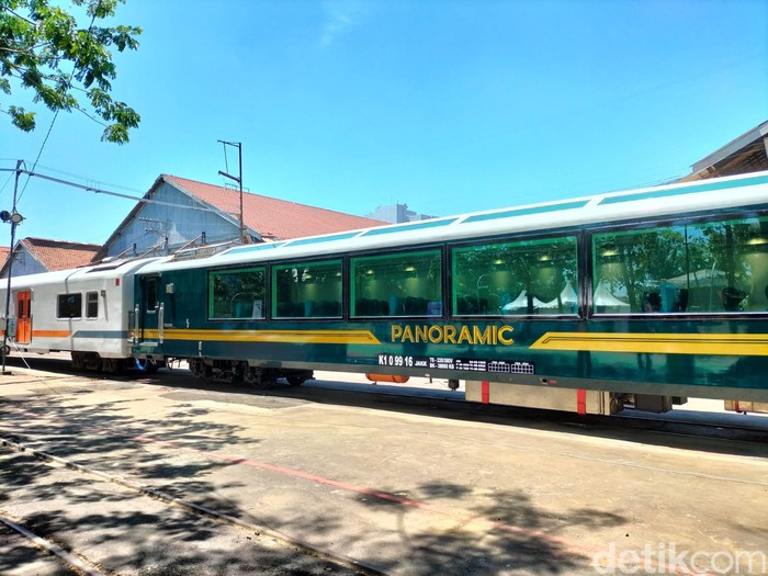 Kereta panoramic