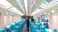 Dengan interior yang didominasi kaca, penumpang akan melihat pemandangan dengan lebih leluasa selama perjalanan. Foto: Deny Prastyo Utomo