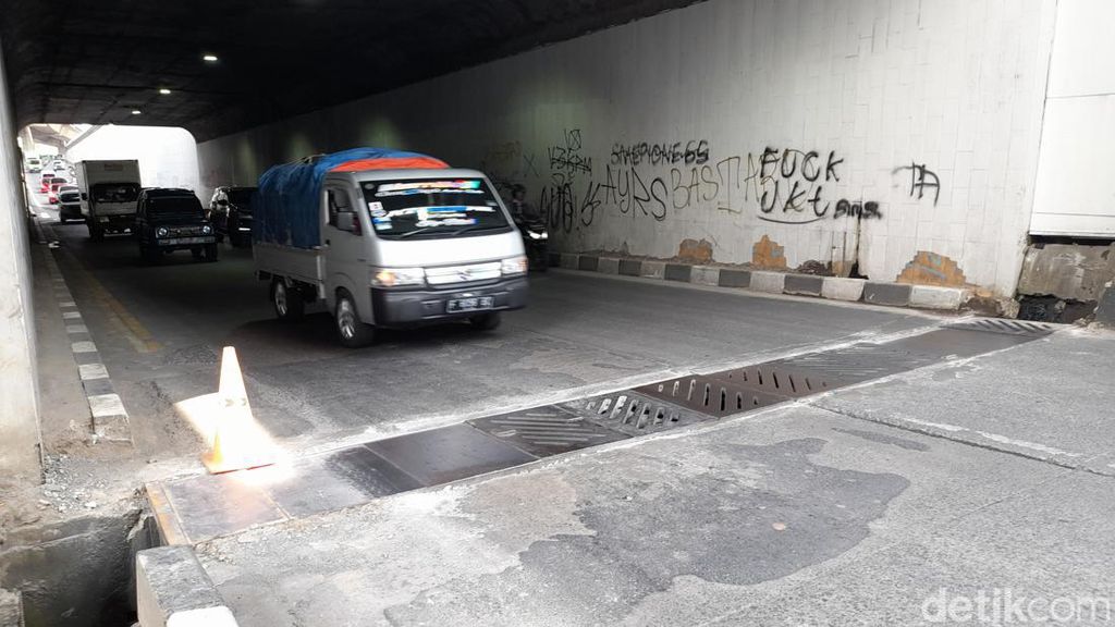Penutup Got Underpass Jl Sholis Bogor Diganti, Permukaan Masih Bergelombang