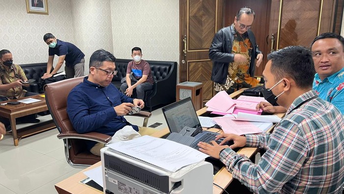 Koruptor Rp 185 M Handoko Lie Serahkan Diri Usai 6 Tahun Buron