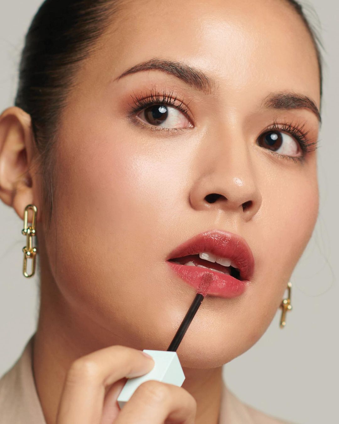 Lip Tint & Lip GLos Brand Lokal yang Lagi Tren, Bikin Bibir Terlihat