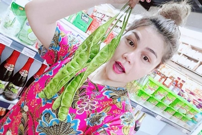 Makin Cantik dan Seksi, DJ Katty Butterfly Masih Doyan Makanan Petai Makin Cantik dan Seksi, DJ Katty Butterfly Masih Doyan Makanan Petai