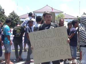 Ratusan Sopir Truk Pasir Lumajang Demo Bupati, Tuntut Akses Jalan-Tetap Nambang