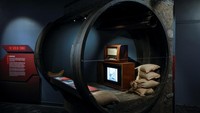 Replika terowongan yang membentang dari Barat ke Berlin Timur, yang dibangun bersama oleh CIA dan Badan Intelijen Rahasia Inggris (MI-6) selama Perang Dingin, dipajang di museum Badan Intelijen Pusat yang direnovasi di markas CIA di McLean, Virginia, AS, Sabtu, (24/9/2022). Museum Central Intelligence Agency yang baru direnovasi mengungkapkan beberapa artefak yang baru dideklasifikasi dari operasi mata-mata agen rahasia CIA sejak didirikan 75 tahun yang lalu.
