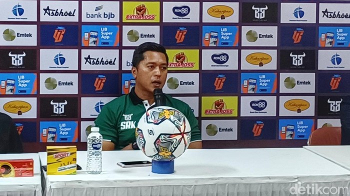 Pelatih Persika Stefan Keltjes.