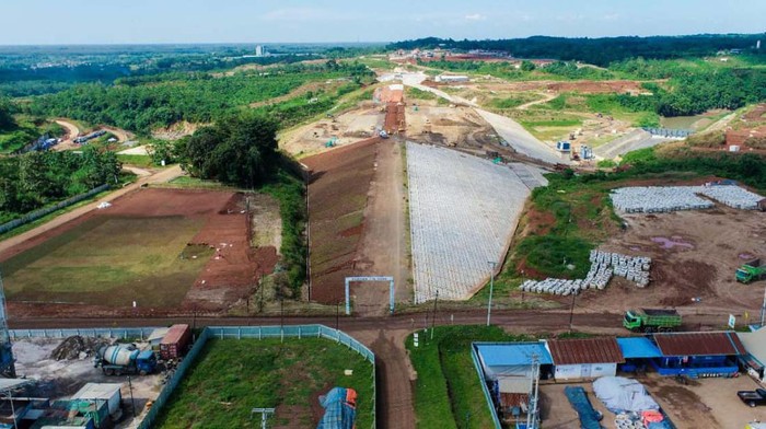 Penampakan Bendungan Sadawarna untuk Cegah Banjir di Subang Pembangunan Bendungan Sadawarna di Kabupaten Subang, telah memasuki tahap akhir. Rencananya impounding (pengisian awal) dilakukan akhir Oktober 2022.