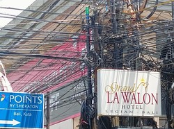 Pemerintah Kabupaten (Pemkab) Badung sedang mengupayakan untuk dibangun utilitas terpadu menanam kabel di bawah tanah yang direncanakan pada 2023-2024. Foto: Triwidiyanti