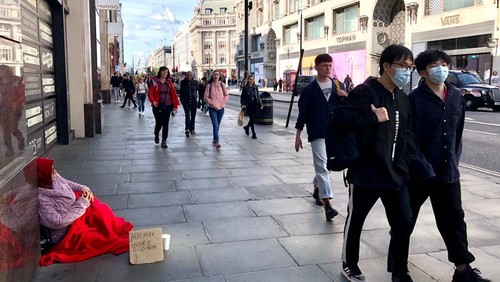 Masyarakat Inggris sedang berjuang untuk tetap hidup di tengah krisis biaya hidup yang membuat apa-apa serba mahal.