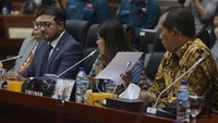 Rapat itu digelar di ruang rapat Komisi I DPR, Kompleks Parlemen, Senayan, Jakarta, Senin (26/9/2022). Rapat dimulai sekitar 10.30 WIB. Rapat dipimpin oleh Ketua Komisi I DPR Muetya Hafid.