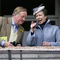 Hubungan Putri Anne, kakaknya Raja Charles, Permaisuri Camilla dan Andrew pun begitu aneh. Keempatnya saling terhubung dan saling memiliki kedekatan yang spesial. Foto: Getty Images