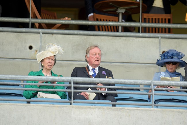 Keduanya kini menjalin persahabatan yang erat. Putri Anne dan Andrew memiliki hobi yang sama yakni berkuda. Foto: Getty Images