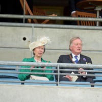 Keduanya kini menjalin persahabatan yang erat. Putri Anne dan Andrew memiliki hobi yang sama yakni berkuda. Foto: Getty Images