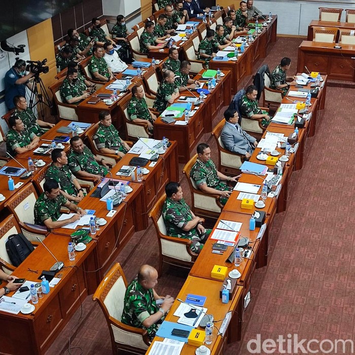 Rapat Panglima TNI hingga KSAD bersama Prabowo di Komisi I DPR