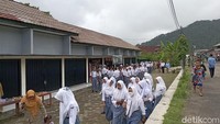Pihaknya bersyukur semangat warga Purbasari sangat tinggi untuk memperhatikan pendidikan. Sehingga mereka kemudian meminjamkan ruko milik desa untuk dijadikan sekolah sementara. Foto: Vandi Romadhon/detikJateng