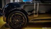 Mobil ini merupakan generasi ke-5 dari Range Rover yang memiliki tampilan kokoh.