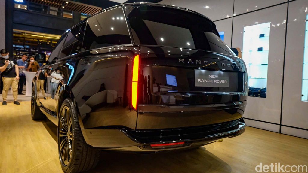 PT JLM Auto Indonesia meluncurkan The New Range Rover. Range Rover hadir lebih modern, elegan, serta canggih.