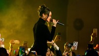 Pertunjukan Halftime Show Super Bowl sebelumnya juga diisi musisi keren, termasuk Coldplay, The Weeknd, Jennifer Lopez, Shakira, Justin Timberlake, Lady Gaga, Katy Perry, Bruno Mars, Prince, Madonna, Dr Dre, Eminem dan banyak lagi. Foto: Getty Images for Diamond Ball/Dave Kotinsky