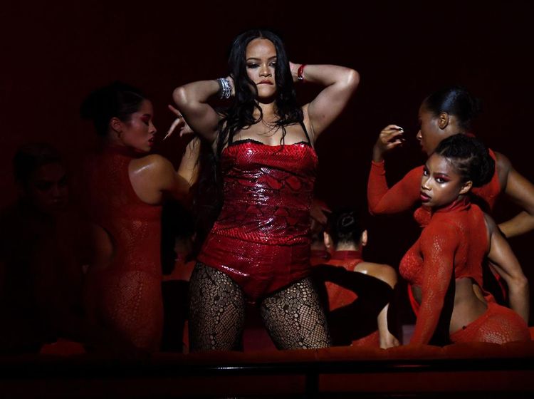 Rihanna Menuju Halftime Show Super Bowl