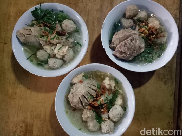 Sluurp 20 Bakso Topping Tetelan Berlimpah Ada Di Tempat Ini