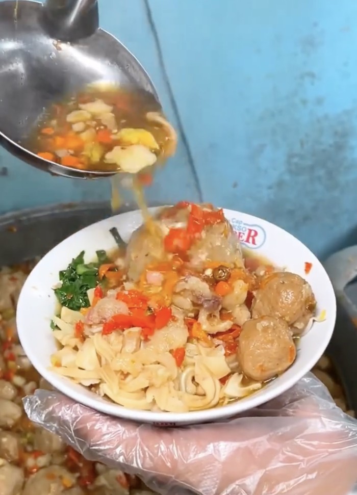 Sluurp 20 Bakso Topping Tetelan Berlimpah Ada Di Tempat Ini