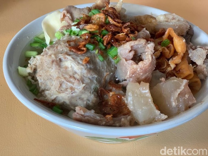 Sluurp 20 Bakso Topping Tetelan Berlimpah Ada Di Tempat Ini