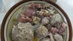 Sluurp! 20 Bakso Topping Tetelan Berlimpah Ada di Tempat Ini