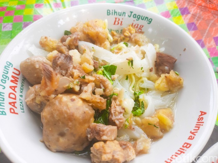 Sluurp 20 Bakso Topping Tetelan Berlimpah Ada Di Tempat Ini