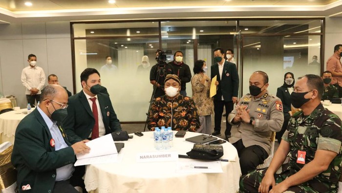 Anggota Komisi IX DPR RI, Muchamad Nabil Haroen menjadi key note speech pada acara FGD yang digelar Ikatan Dokter Indonesia (IDI), di Jakarta, Senin (26/9/2022). Dalam pidatonya pria yang akrab disapa Gus Nabil ini mengungkap fenomena Bullying terhadap dunia pendidikan