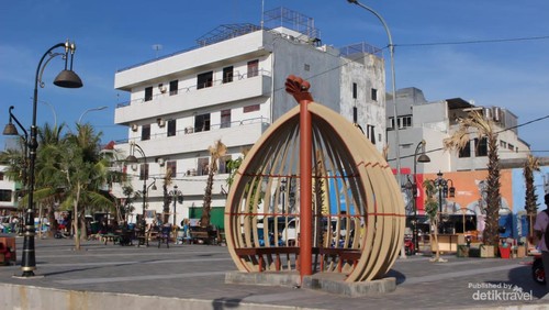 Tempat duduk berbentuk sasando