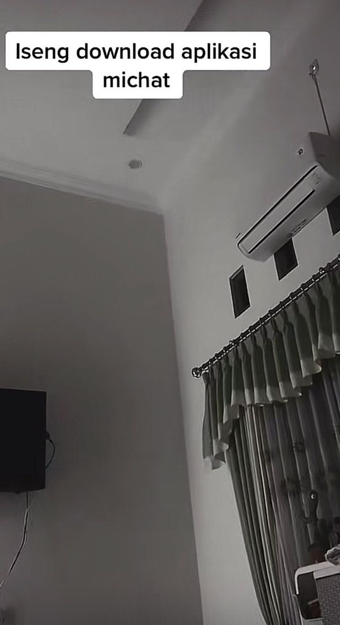 Unggahan viral di media sosial, istri sah mengetahui suaminya mengunggah aplikasi media sosial, Michat untuk selingkuh dengan wanita lain.