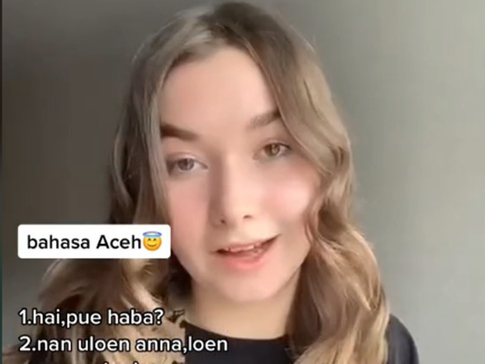 Viral wanita asal Ukraina, Anna Korzhenko bisa berbicara bahasa Banda Aceh.