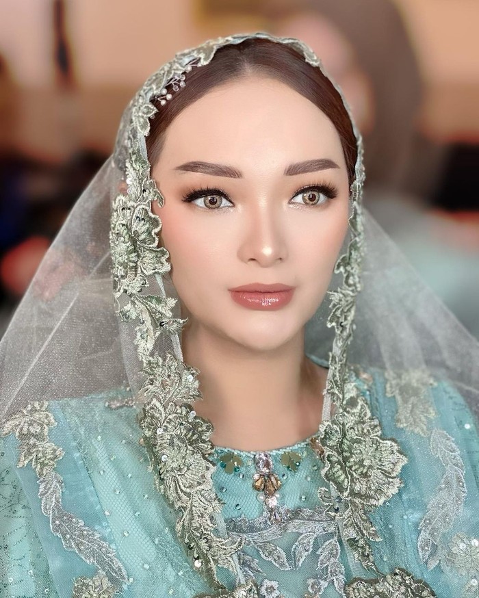 Zaskia Gotik Zaskia Gotik