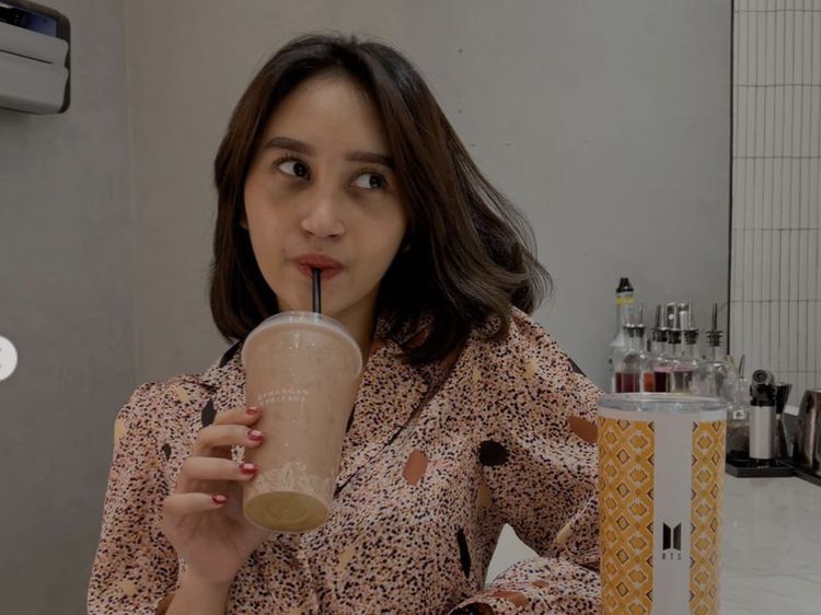 10 Potret Kulineran Permesta Dhyaz, Anak Farida Nurhan yang Hobi Makan