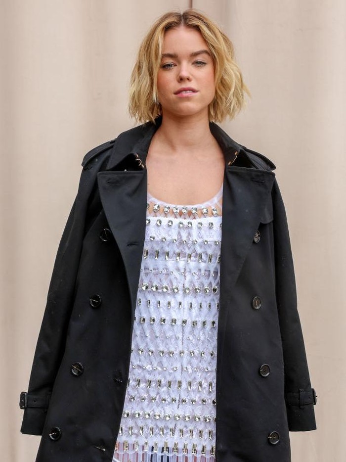 LONDON, ENGLAND - SEPTEMBER 26: Milly Alcock attends the Burberry Spring/Summer 2023 runway show in Bermondsey on September 26, 2022 in London, England. (Photo by David M. Benett/Dave Benett/Getty Images for Burberry)