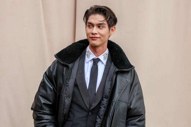 Lawan main Win Metawin, Bright Vachirawit juga diakui sebagai aktor Thailand pemilik wajah terbaik. Foto: Dave Benett/Getty Images for Bur/David M. Benett