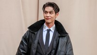 Bright Vachirawit juga tak asing dengan Netflix karena serialnya, 2gether The Series, tayang pula di platform tersebut. (Foto: Dave Benett/Getty Images for Burberry) 