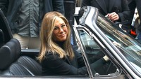 Tapi tak semua foto menampilkan Jennifer Aniston sedang mengerucutkan bibir. (Jose Perez/Bauer-Griffin/GC Images) 